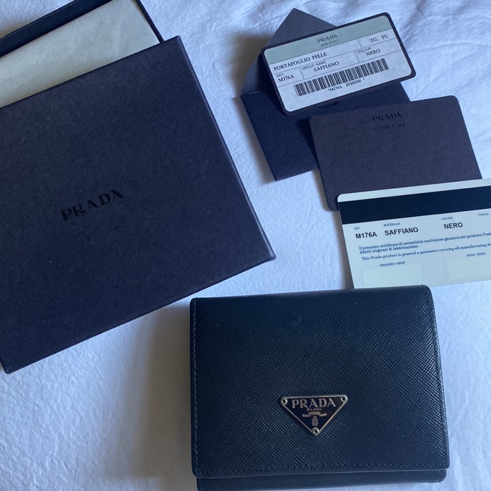 Prada Black Saffiano Leather Tri-Fold Wallet with Gold Logo - Picture 7 of 9